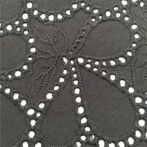 ผ้าฝ้ายปักลายดอกไม้สีดำ100% รุ่น C - Product Image 2