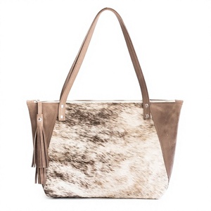 Sac fourre-tout en cuir véritable pour femme, imprimé animal, style bohème, fermeture à glissière, décorations à pompons, deux poignées, sac de shopping toutes saisons - Product Image 1