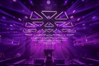 Lumière cinétique de tube de levage de triangle de RVB 3in1 LED avec le contrôle dynamique de lampe de 3 tubes de barre pour l'éclairage d'événements de boîtes de nuit de DJ