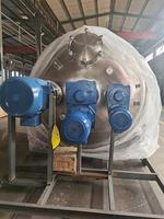 Cuve d'émulsion à triple agitation sous vide en acier inoxydable à cisaillement élevé avec moteur à courant continu pour applications chimiques et alimentaires, haute efficacité