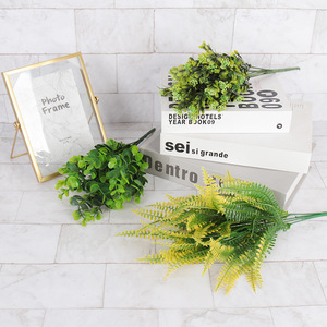 Piante Verdi Artificiali, Composizione Floreale Persiana a 7 Rami per Matrimoni, Foglie di Eucalipto e Felce per Interni/Esterni - Product Image 3