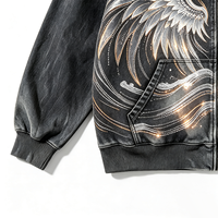 Jaket Kerah Tegak Warna Gelap Pudar Bergaya Distressed Kornit DTG Glowing Wing Art Print Hiasan Berlian Imitasi Model Drop Shoulder Streetwear