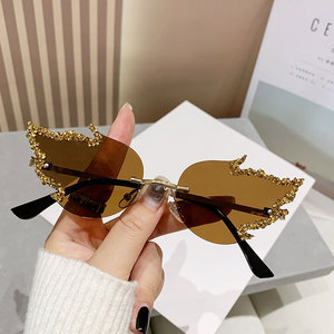 Lunettes de soleil de luxe 2024 avec diamants, monture sans cadre, style tendance, lunettes de créateur, accessoires pour fête d'Halloween - Product Image 3