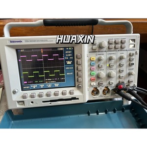 TDS3034B Tektronix ออสซิลโลสโคปเรืองแสงดิจิตอลสี4-Ch, 300MHz, 2 5GS/S ที่ใช้ HX - Product Image 3