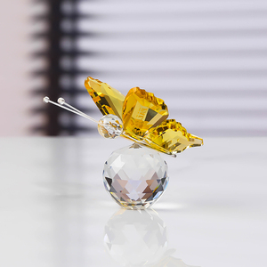 Figuritas de cristal de mariposa rosa brillante, regalos de boda para parejas nuevos para invitados - Product Image 6