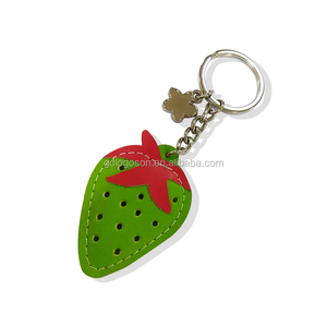 Tùy Chỉnh Đầy Màu Sắc Trái Cây Rau Da Strawberry Keychain Bán Buôn Strawberry Leather Keyring - Product Image 5