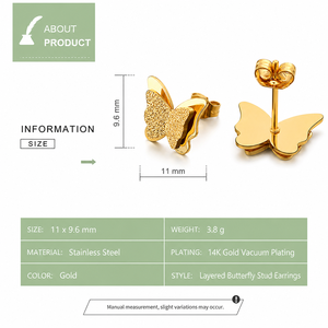 Boucles d'oreilles clous papillon superposées en acier inoxydable plaqué or 14 carats par électrolyse sous vide, ailes texturées polies - Product Image 3