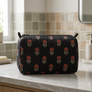 Pochette en coton matelassé à motif de points Midnight Bloom avec fermeture à glissière - Cadeau de mariage moderne et éco-luxe, étui de rangement pour cosmétiques - Product Image 4