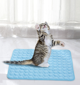 <span class=keywords><strong>Tapis</strong></span> rafraîchissant pour animaux de compagnie (chats et chiens) respirant, antidérapant, avec logo personnalisé en gros - Product Image 1