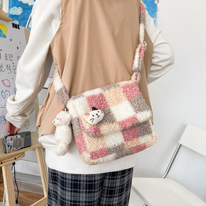 Borse a Tracolla in Peluche a <span class=keywords><strong>Quadretti</strong></span> Adorabili, Tessuto Morbido in Pile Sherpa, Clip Staccabili, Charm in Peluche, Design a Quadri Multicolore - Product Image 4