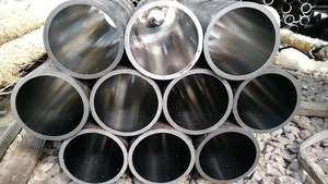 ท่อเหล็กกล้าไร้สนิม ASTM 304L 301 316 321 904L รูปทรงกลม สำหรับงานก่อสร้าง เชื่อม/ไร้รอยต่อ ผิวขัดเงา 2B ความคลาดเคลื่อน 1% - Product Image 3