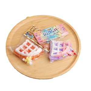 Jouet anti-stress comestible ultra-doux en TPR en forme de patte de chat, gaufre, squishy, gadget créatif de simulation pour la décompression - Product Image 5