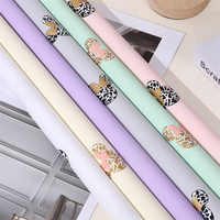 Papier d'emballage pour fleurs en plastique imperméable imprimé avec un motif élégant de tête de souris, 57*57 cm, pour matériel de fleuriste