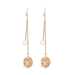 Européen et américain polyvalent en acier inoxydable forme de cloche Quartz perle naturelle longues boucles d'oreilles goujons pour la fête en gros - Product Image 5