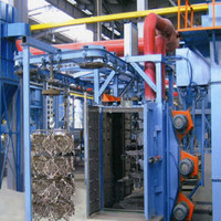 Machine de sablage à convoyeur à chaîne pour décapage de surface d'acier en grande quantité, marque réputée, contrôlée par PLC
