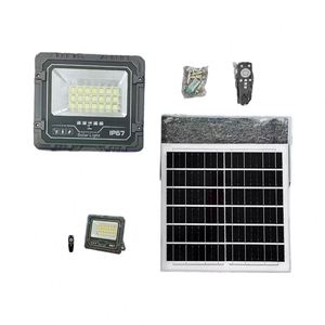 ไฟสปอร์ตไลท์ LED พลังงานแสงอาทิตย์ 300W และ 200W แสงวอร์มไวท์ พร้อมรีโมทคอนโทรล ตัวเรือน ABS/พลาสติก ได้รับมาตรฐาน ROHS ระดับ IP66/IP67 สำหรับบ้านและสวน - Product Image 4