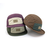 Topi Camping 5 Panel Nylon dengan Label Kulit Custom, Cepat Kering, Warna-Warni, Pinggiran Datar, untuk Olahraga Outdoor