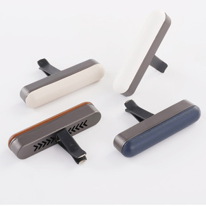 OEM Gift in pelle lunga striscia auto aromaterapia nero Pu presa d'aria <span class=keywords><strong>uomo</strong></span> Business Multi-colore porta <span class=keywords><strong>profumo</strong></span> donna - Product Image 5