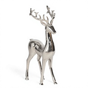 Adorno Navideño de Metal Plateado con Forma de Ciervo, Hecho a Mano, Estilo Clásico - Product Image 6