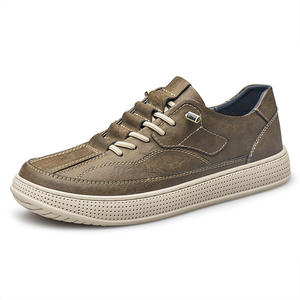 Chaussures de sport basses pour hommes, en cuir de vachette, à bout rond, couleur unie, respirantes, décontractées, blanches, à semelle épaisse, pour l'automne et l'été - Product Image 1