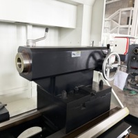 Tour horizontal CNC CK6180, structure à rails rigides, corps de lit de fraisage monobloc, rigidité élevée capable de supporter des coupes lourdes.