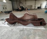 Banc en bois massif sculpté en forme de montagne W06, chaise artistique ondulée, siège de salon public, mobilier commercial pour centre commercial
