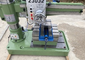 Perceuse radiale Z3032 d'approvisionnement d'usine mécanique <span class=keywords><strong>pour</strong></span> <span class=keywords><strong>le</strong></span> forage de métaux - Product Image 6