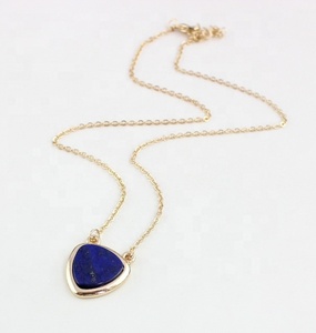 Nouveaux produits 2026 : Collier tendance en forme de cœur avec poudre de turquoise, cristal blanc et pierre goutte d'eau - Product Image 4
