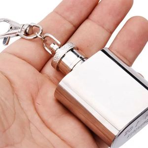 Flacon carré en acier inoxydable avec porte-clés mousqueton, bouteille de voyage portable au design minimaliste - Product Image 2