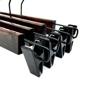 Productos más vendidos: Perchas de madera personalizadas con logotipo, perchas de madera de alta calidad para abrigos. - Product Image 5