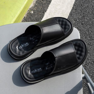 Sandales d'été pour hommes en cuir véritable, décontractées, haut de gamme, élégantes, pour l'extérieur, avec coussin d'air, semelle épaisse, design tendance - Product Image 1