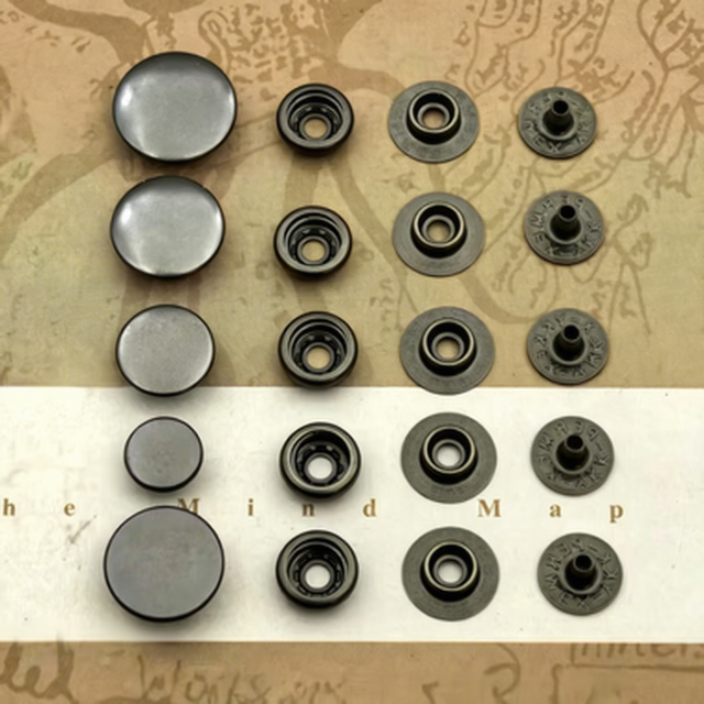 Vintage Brazen Silver & Golden Accessory Metal Hand-Sewn Buttons Zinc Alloy Sewing for Clothes with Shank Plating Technics