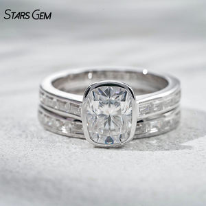 Anillo de Boda de Oro Sólido de 9K con Incrustaciones de Moissanita Corte Cojín, Chapado en Rodio, Clásico y Personalizado de StarsGem Fine Jewelry - Product Image 2