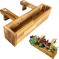 Jardinière rectangulaire rustique en bois pour plantes suspendues, fleurs, herbes, à suspendre dans une véranda, un porche ou un balcon.