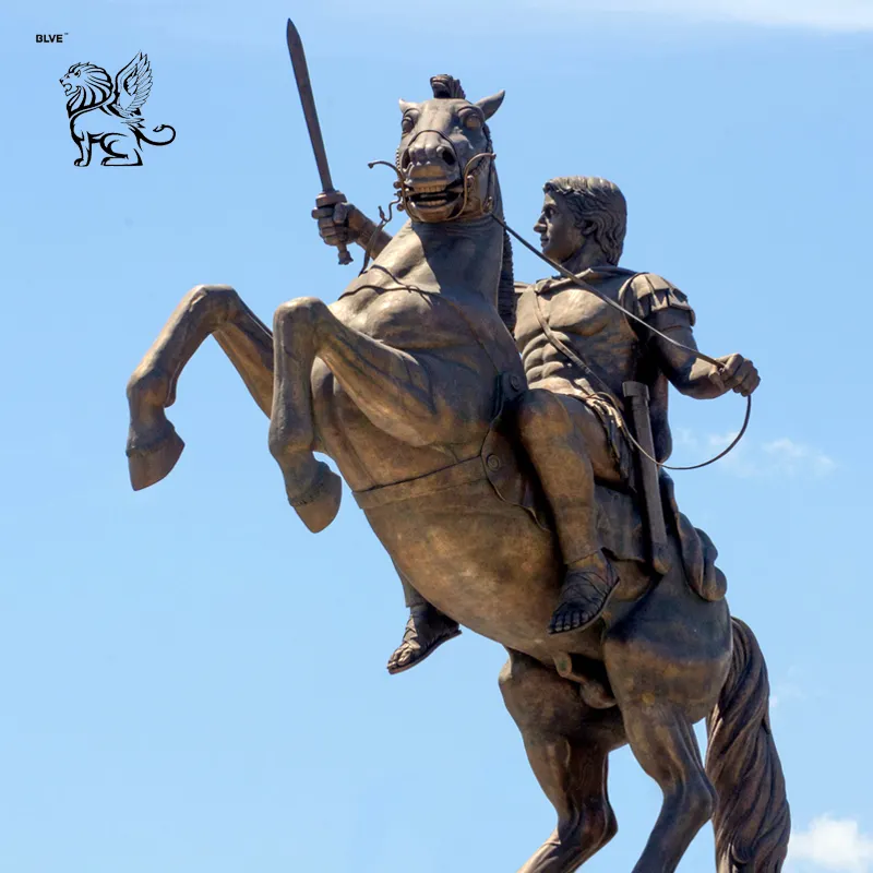 Grande arte del metallo colata antica greca bronzo antico guerriero Alexander statua su cavallo con spada in vendita