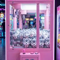 Vente directe usine : Adorable ours en peluche blanc doux de 24 cm avec cœur rouge, prix de jeu pour machine à griffes et jeux d'arcade