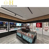Étagère de présentation murale en bois à lattes pour magasin de cosmétiques, vitrine de présentation de cosmétiques