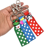 Sortiment aléatoire de 100 pièces de décorations pour chaussures en PVC souple, accessoires de bricolage, boucles de chaussures mignonnes et kawaii de dessin animé