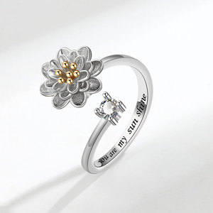 Bague rotative Little Daisy pour femmes, incrustée de zircon, cuivre plaqué électrolytiquement, fraîche, élégante, style coréen japonais, tendance populaire sur <span class=keywords><strong>TikTok</strong></span> - Product Image 1
