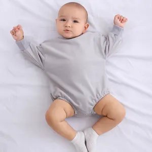 Stokta erkek bebek giysileri bodysuit tulum uzun kollu düz bebek kabarcık Romper organik pamuk bebek kazak Romper