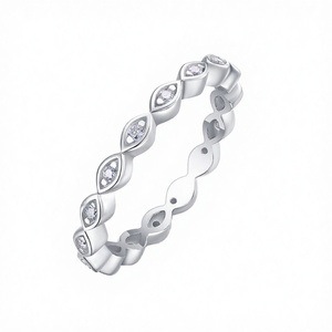 Bagues empilables Tishya Diamond Classic en argent sterling 925 plaqué or 18 carats avec sertissage à griffes et taille brillant pour femme - Product Image 2