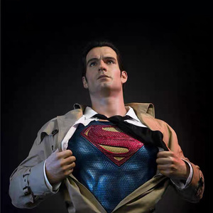Vente en gros de figurines d'homme en résine, figurine d'anime à collectionner, statue de buste d'homme de super héros classique - Product Image 1