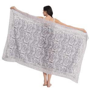 Pareo de Algodón con Estampado Étnico a Mano en Gris Medianoche para Mujer, Ligero, para Usar como Cubrebañador, para la Playa y Vacaciones de Verano - Product Image 1