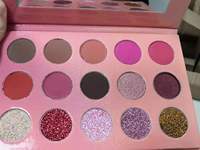 Meilleure vente Palette d'ombres à paupières Logo personnalisé Belle Matte Simmer 15 couleurs Maquillage Mignon Palette de fard à paupières Marque privée
