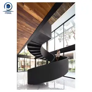Escalier en colimaçon en acier au carbone de conception créative Prima avec garde-corps personnalisé de pilier central de 114*4mm