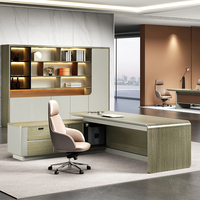 Bureau de direction moderne en forme de L avec bords incurvés, table de bureau de luxe pour patron avec tiroir et armoire pour espace de travail