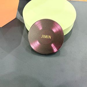 Posavasos Redondo de Cerámica de Alta Calidad con Diseño del Nuevo Álbum ARIRANG de Ídolos de KPOP, JK, J-HOPE, SUGA, V, JIN, JIMIN, RM, Artículos para Fans - Product Image 5