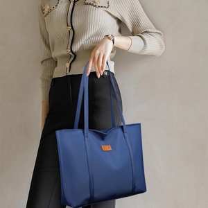 Nouveau Sac à Main en Cuir Tendance pour Filles, Sacs Personnalisés pour Femmes, Vente en Gros d'Usine, Sacs Fourre-Tout Grande Capacité de Haute Qualité pour Femmes - Product Image 2