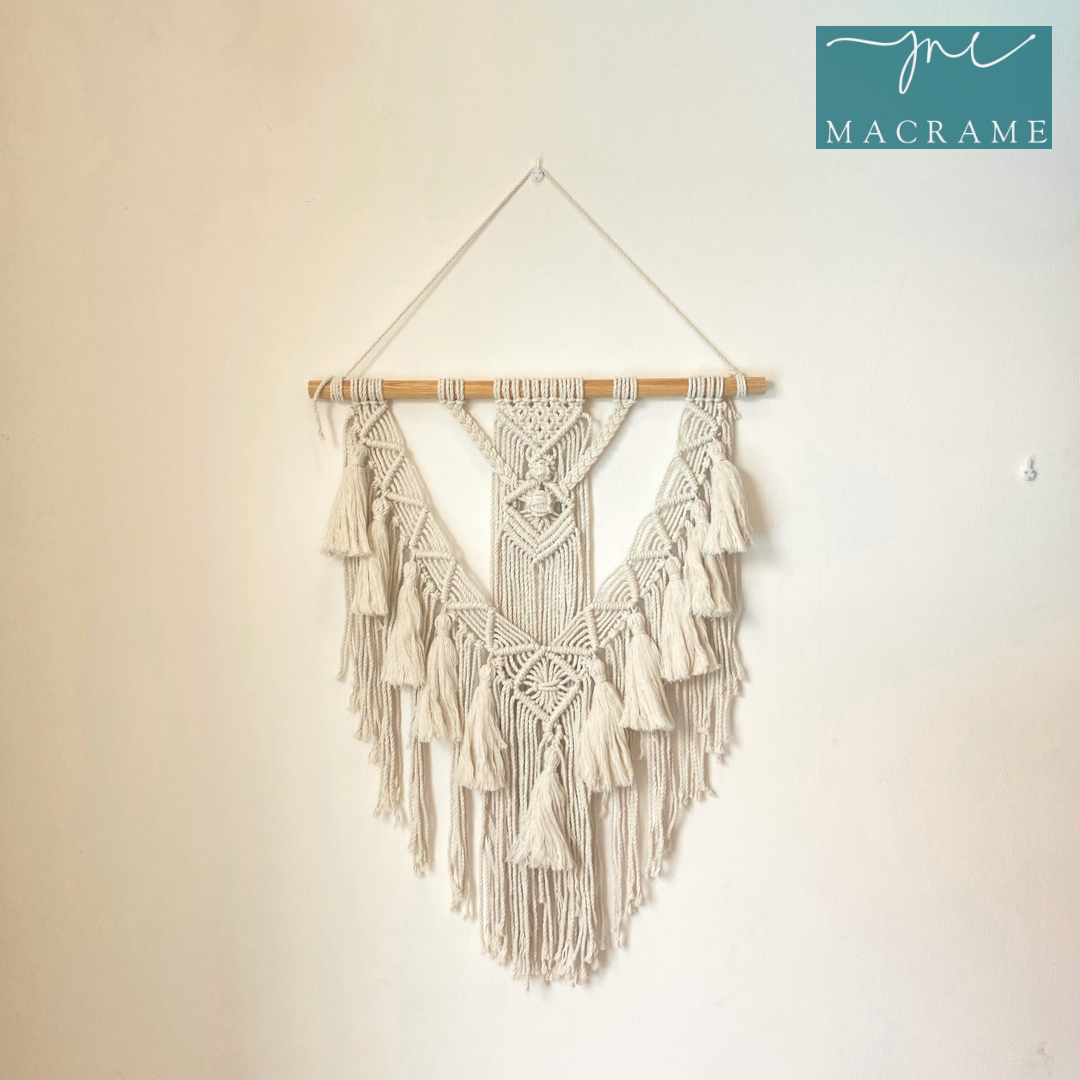 สีขาวนม