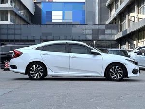 Sedán Deportivo Usado <span class=keywords><strong>Honda</strong></span> <span class=keywords><strong>Civic</strong></span> 2016 2018 1.5T CVT LHD 177HP 8.6s <span class=keywords><strong>0</strong></span>-100 Techo Solar Eléctrico 6 Bolsas de Aire Auto Usado Confiable para Exportación - Product Image 4